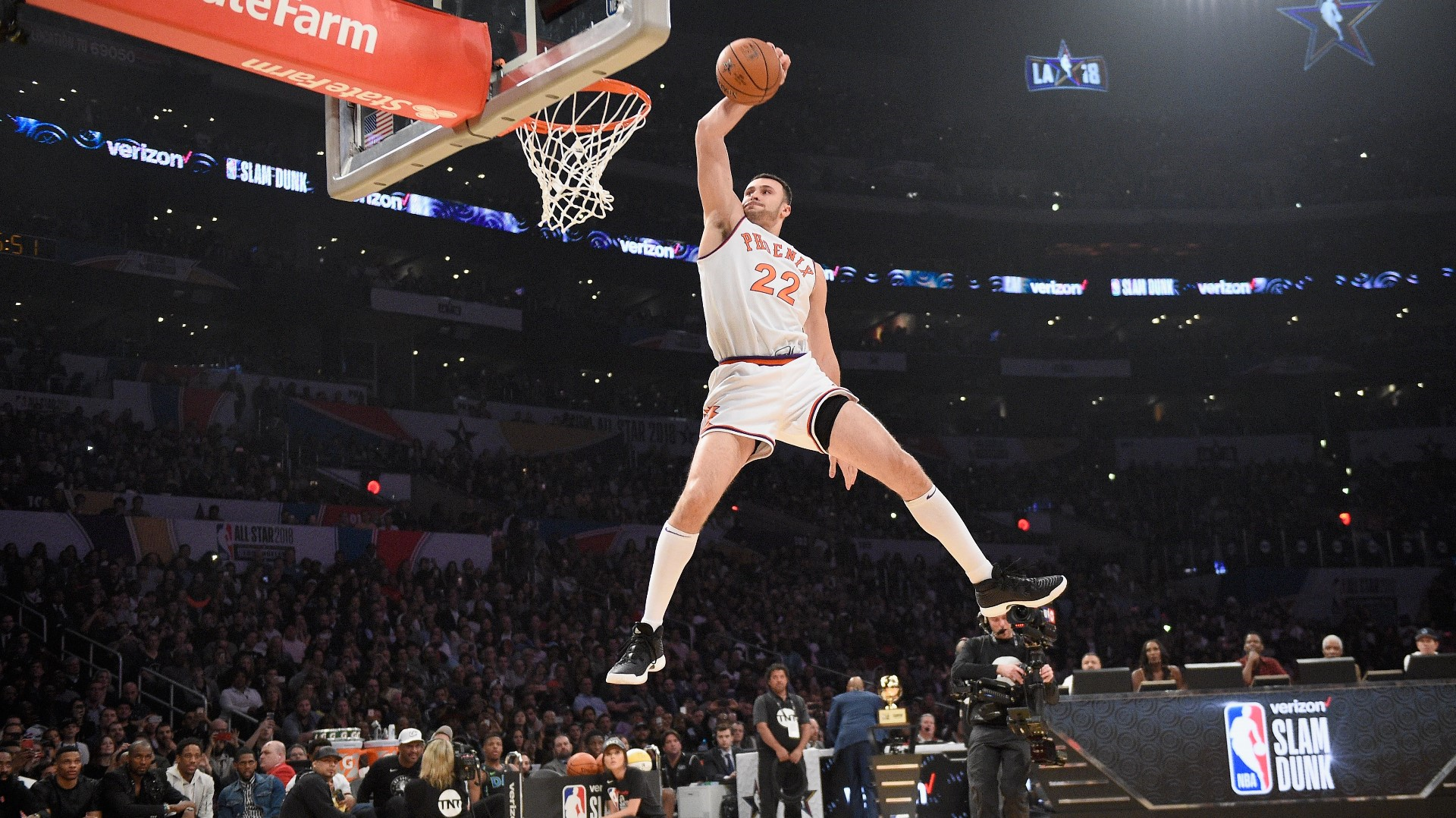 WATCH Cleveland Cavaliers Larry Nance Jr. reps dad s jersey in